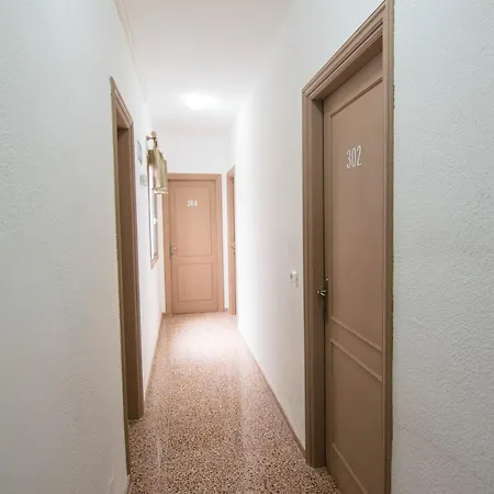 Pension Alcala בית הארחה *