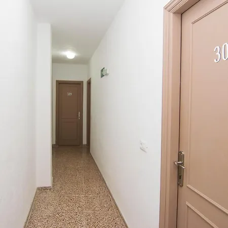 Pension Alcala 招待所 Alcalá la Real